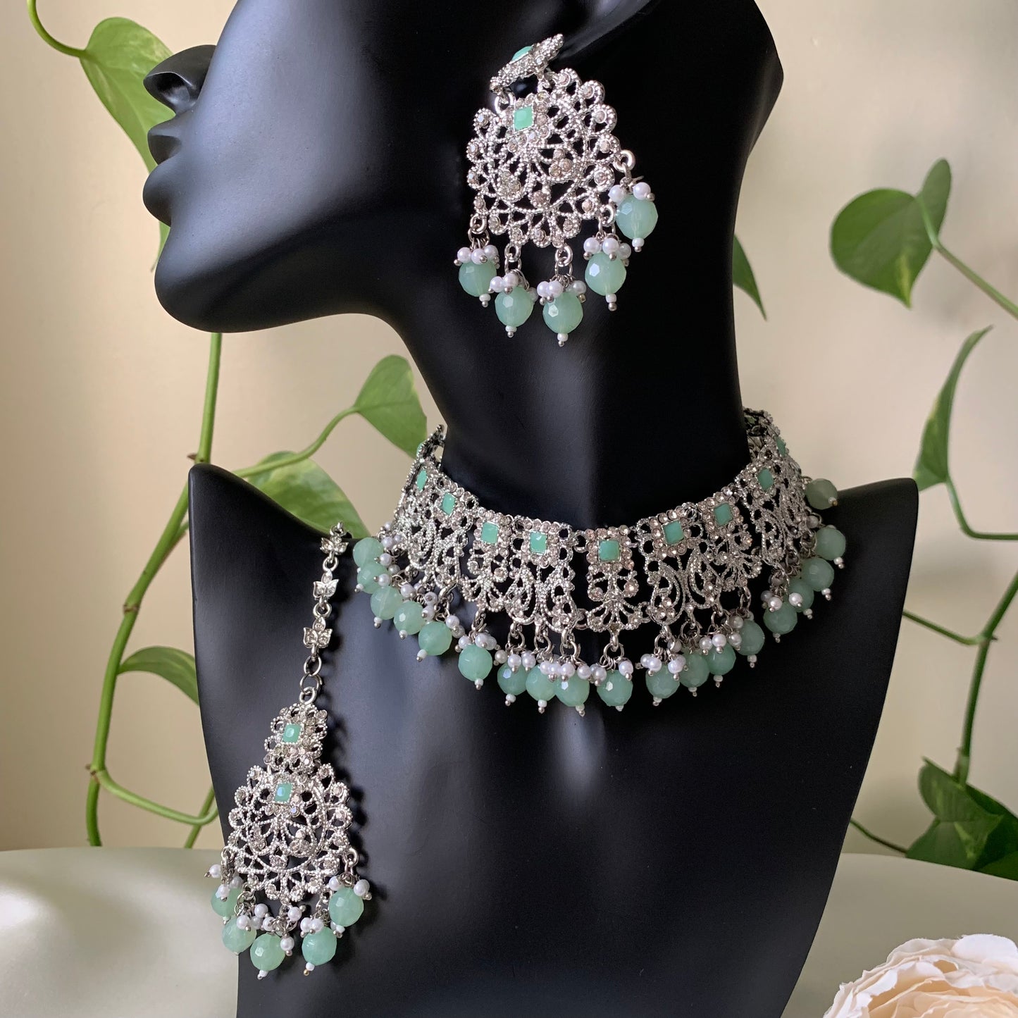 INARA | Pastel Mint & Silver Necklace Set