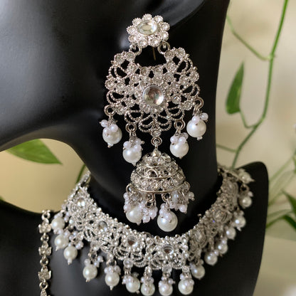 AARANI | Silver, Stones and Pearls Necklace Set