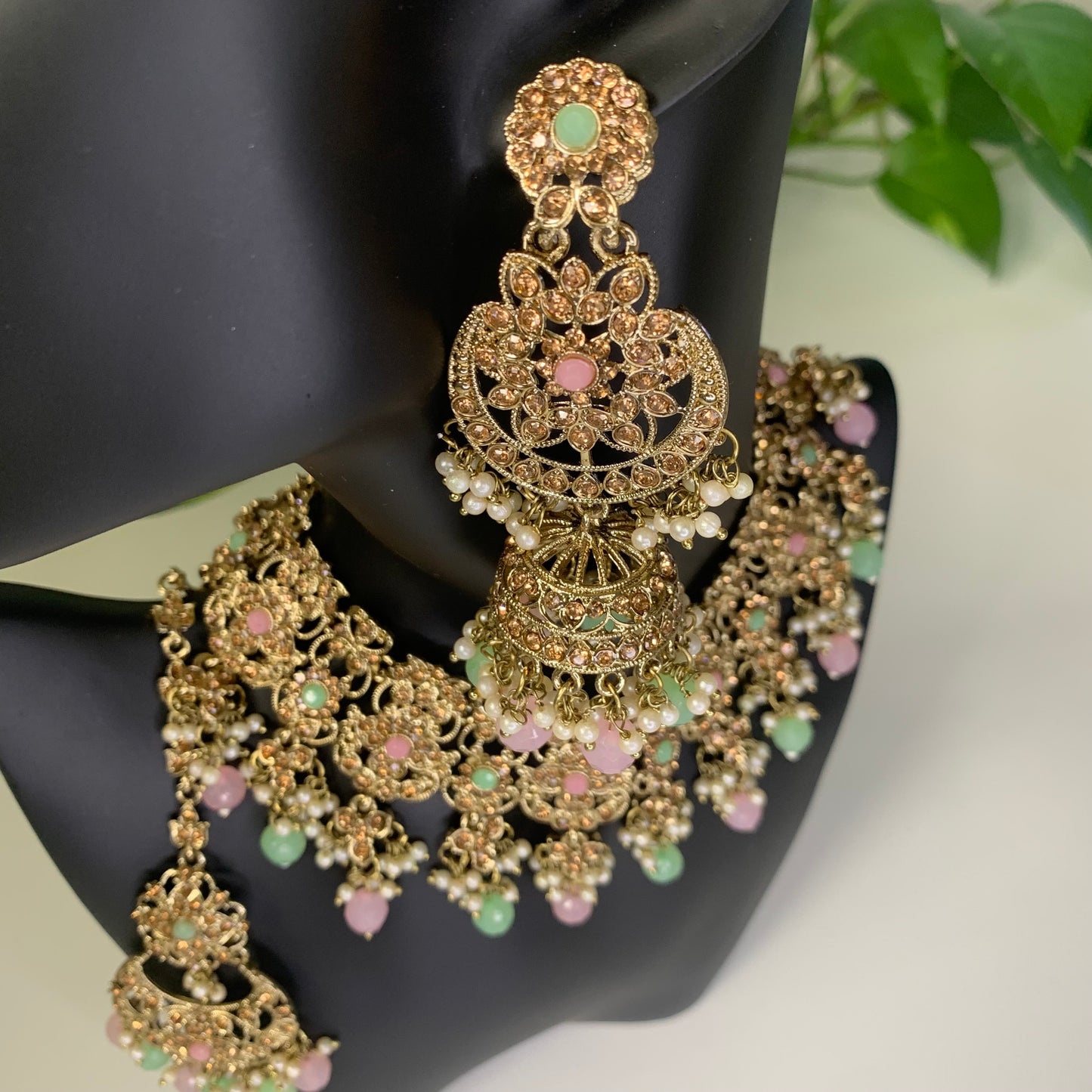 ZAIRAH | Soft Pink & Mint Gold Necklace Set