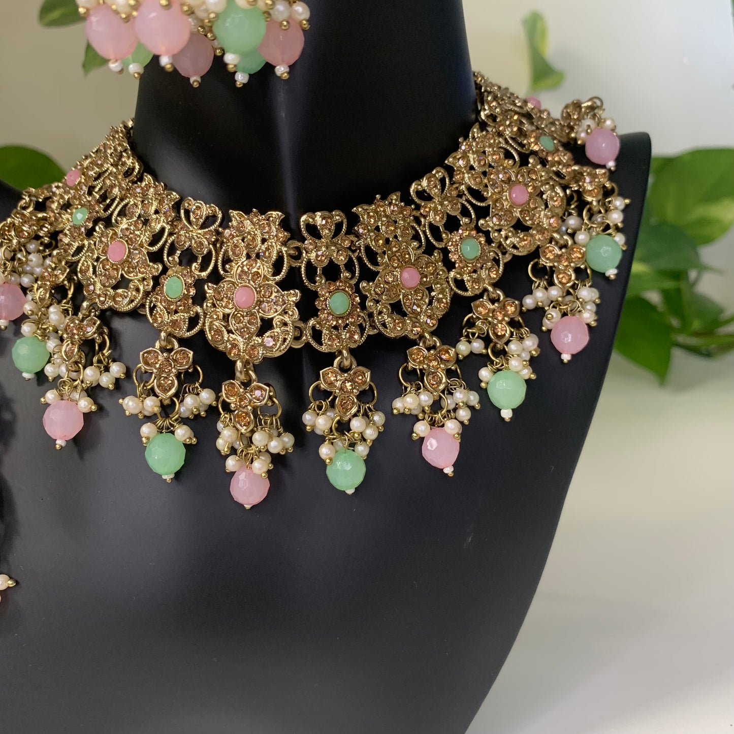 ZAIRAH | Soft Pink & Mint Gold Necklace Set