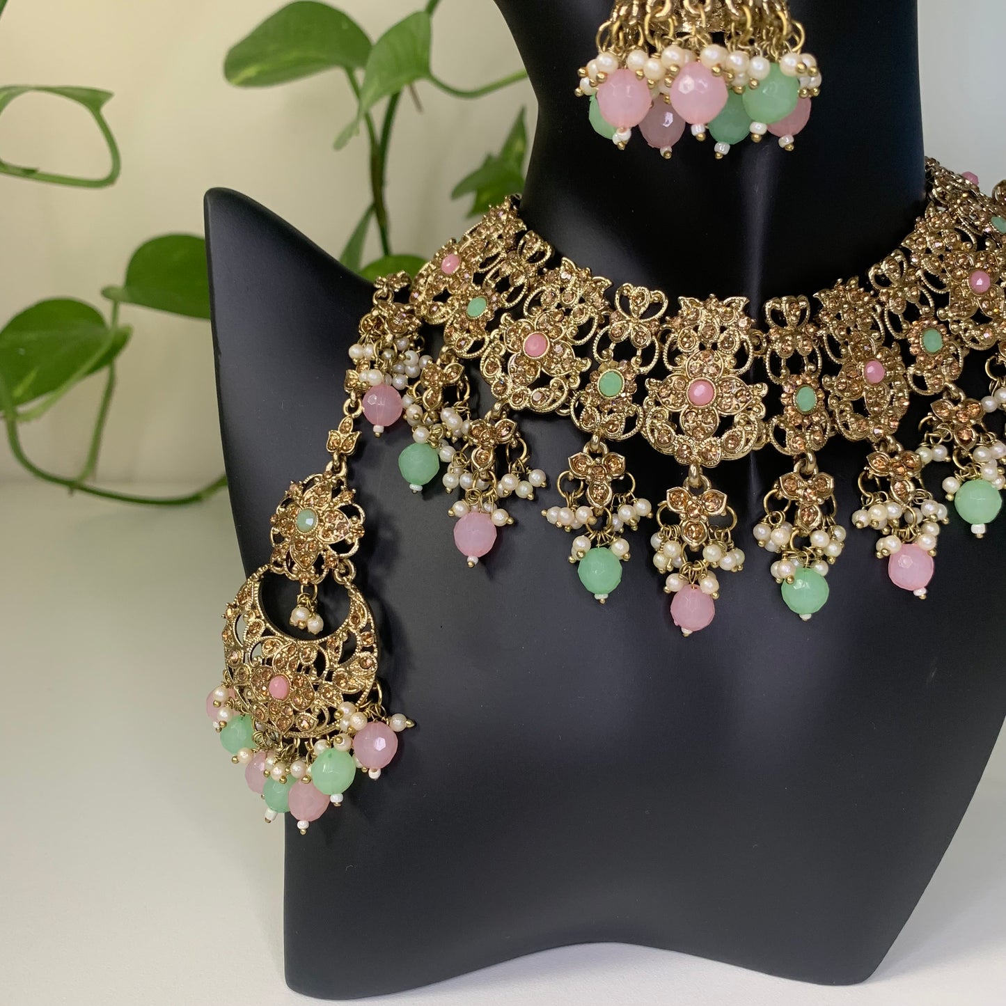 ZAIRAH | Soft Pink & Mint Gold Necklace Set